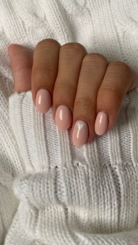 Small Nails Ideas Simple, Giving Birth Nails, Nails For Baby Girl Arrival, Hope Nails Design, Small Oval Nails, Labor Nails, Hope Nails, Nurse Nails, Baby Pink Nails