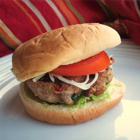 Chipotle Turkey Burger, Ground Turkey Burgers, Turkey Meals, Best Turkey Burgers, Turkey Burger Recipes, Chicken Burger, Chipotle Chicken, Adobo Sauce, Turkey Recipe