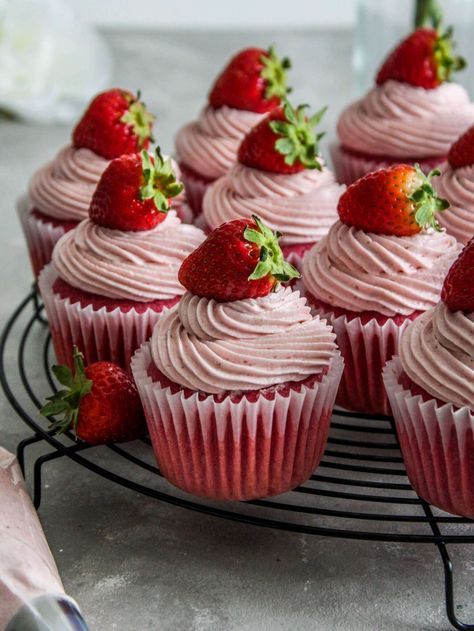 Strawberry Cupcakes - Eats Delightful Fresh Strawberry Cupcakes, Strawberry Cupcake Recipes, Ermine Frosting, Strawberry Cupcake, Pink Food Coloring, Cupcake Tins, Food Babe, Strawberry Cupcakes, Pink Foods