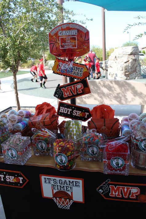 Sports Themed Candy Table, Sports Candy Table, Basketball Party Concession Stand, Basketball Candy Table, Basketball Dessert Table, Basketball Decorations Party, Basketball Snacks, Basketball Centerpieces, Candy Bar Comunion