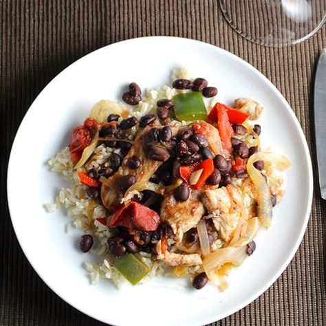 Skillet Black Beans and Pork cooks quickly along with some onions, peppers, tomatoes and spice for a tasty and healthy meal. Best Pork Recipe, Cornbread Salad, Veal Recipes, Lean Pork, Cast Iron Skillet Recipes, Boneless Pork Chops, White Bean Soup, Slow Cooker Pork, Supper Recipes