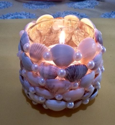 Shell Ideas Decor, Diy With Nature Materials, Diy Summer Decor House Craft Ideas, Diy Shells Crafts Decor, Creative Crafts Aesthetic, Shell Ideas Projects, Beach Shell Crafts Diy, Diy Seashell Art, Sea Shell Diys