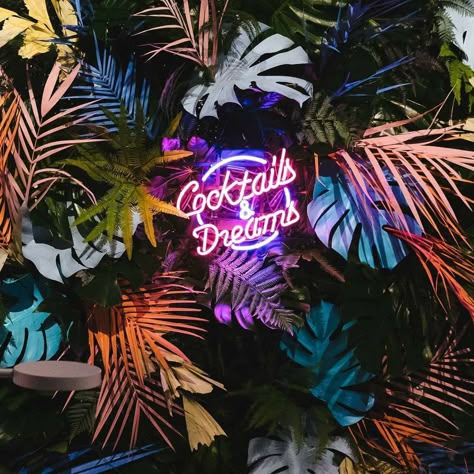 Neon Jungle Decor, Havana Nights Theme, Havana Nights Party, Selfie Wall, Neon Jungle, Nightclub Design, Fiesta Tropical, Jungle Party, Miami Vice