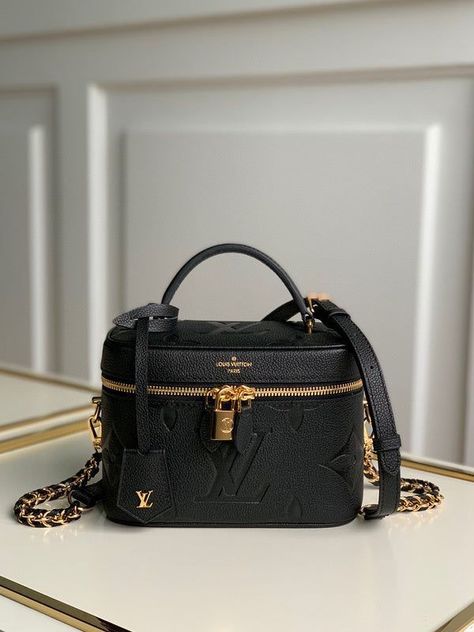 Tas Louis Vuitton, Sac Louis Vuitton, Expensive Bag, Woman Handbag, Trendy Purses, Luxury Bags Collection, European Hair, Louis Vuitton Handbag, Swag Bag