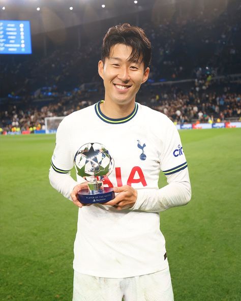 Football Archives, Hm Son, Son Wallpaper, Son Heung Min, Vincenzo Cassano, Sonny Boy, Tottenham Hotspur Football, Football Players Images, Soccer Inspiration