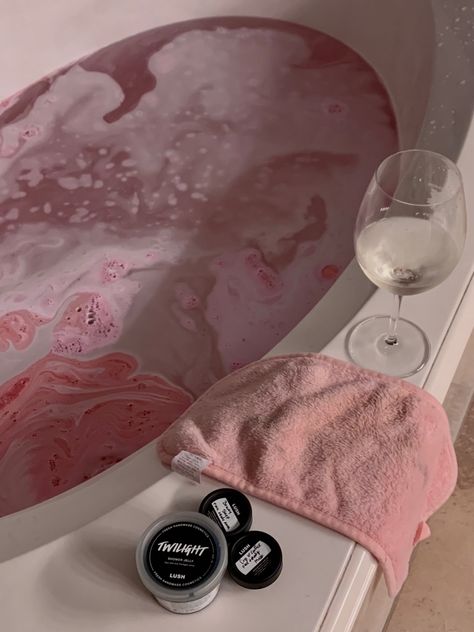 Bath bombs, wine, and Lush skin care Cute Bubble Bath Pics, Bubble Bath Self Care, Baths Aesthetics, Pink Bath Products, Pink Bath Aesthetic, Lush Bath Aesthetic, Bath Aesthetic Girl, Milk Bath Aesthetic, Bubble Bath Ideas