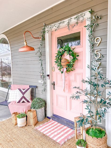 Porch Floral Ideas, Colorful Porch Decor, Grandmillenial Front Porch, Colorful Front Porch, Feng Shui Money Corner, Beautiful Porches, Pink Doors, Spring Front Porch Decor, Small Porch Ideas