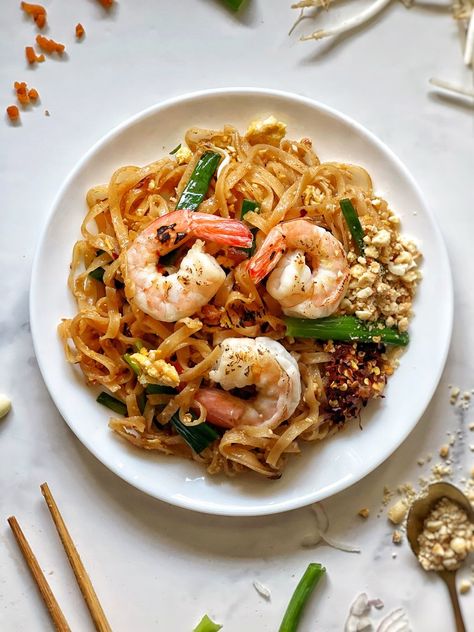 Food Recipes Noodles, Cranberry Crostini, Indian Fine Dining, Easy Veggies, Thai Meals, Spring Roll Sauce, Shrimp Pad Thai, Udon Recipe, Cultural Dishes