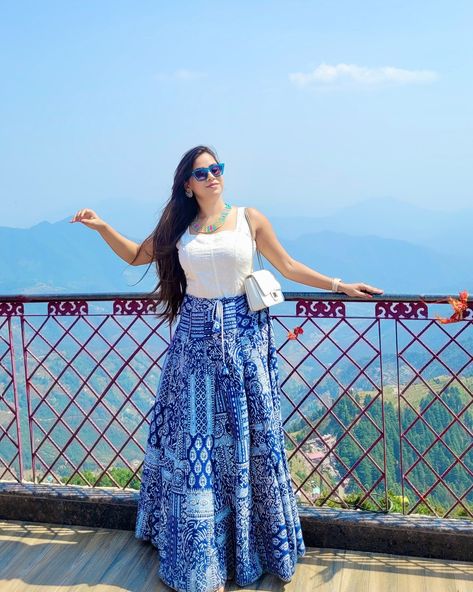 Escaping reality one mountain at a time 🌄 . . Location - Dhanaulti @greenforestresorts Sunglasses - @4flaunt_ 💙 Let me know what kind of a person are you? ⬇️ [ mountains, hills, travel, trip, travel blogger, dhanaulti, mussoorie, hill stations, beautiful captures, travel moments, places to visit ] Outfits For India Travel, Hill Station Poses For Women, Mussoorie Outfit Ideas, Outfits For Mountain Trip Summer, Mountain Trip Outfit, Outfits For Trip, Mussoorie Photography, Hill Station Outfit Ideas, Trip Outfit Ideas Travel Fashion