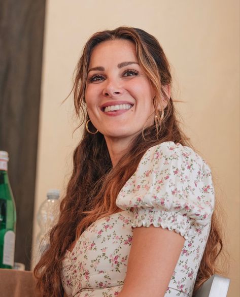 Italian Wife, Stefania Spampinato, Fake Life, Station 19, Sophia Bush, Shine Your Light, Jennifer Love, Character Actor, Iconic Women