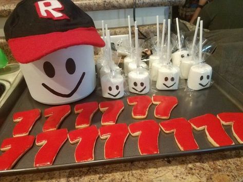 Roblox Snack Ideas, Roblox Marshmallow Pops, Roblox Party Theme Ideas, Roblox Birthday Party Favors, Roblox Party Food Ideas, Roblox Food Ideas, Roblox Party Food, Roblox Birthday Party Ideas Diy, Roblox Birthday Party Ideas For Boys