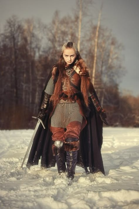 Real Fantasy Armor - Album on Imgur Mode Poses, Female Armor, Warrior Women, Larp Costume, Shield Maiden, Female Knight, Medieval Clothing, Fantasy Costumes, Fantasy Armor