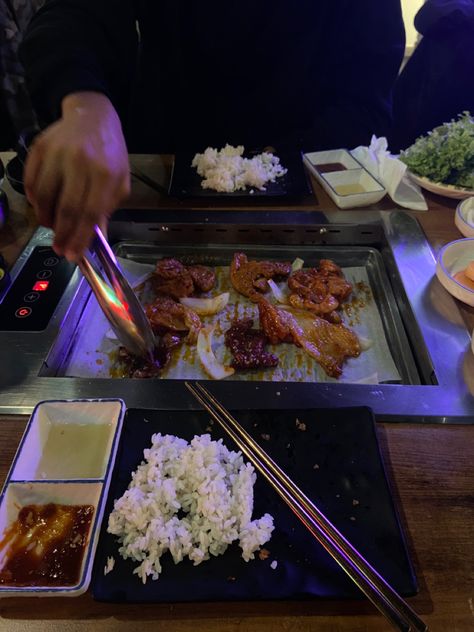 #datenight #koreanbbq Relationship Aesthetics, Korean Barbeque, Korean Restaurant, Korean Bbq, Date Dinner, Dinner Date, 2025 Vision, I Deserve, First Date