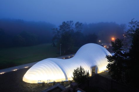 Lam Pavilion, Métropole Museum of Modern Art<br> 2hD and Inflate Studio<br> Villeneuve d'Ascq, France<br> 2hD were commissioned to design an innovative pavilion for events to mark the museum's reopening in September 2010. The pavilion provides a flexible space for hosting events from theater performances to public lectures and video installations. Temporary Architecture, Urban Housing, Temporary Structures, Tent Design, Event Tent, Structure Architecture, Installation Design, Art Architecture, School Architecture