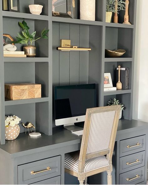 We added these builtins (painted Iron Ore) a couple of years ago for our upstairs living space. Part of me wants to paint this entire space this color, but I’ll wait for the basement in our new house! 🙌🏼 Small Built In Desk And Shelves, Built In Desk And Shelves Small Space, Hidden Desk Ideas, Built In Corner Desk, Yorkshire House, Nook Office, Built In Desk And Shelves, Homework Area, Desk Nook