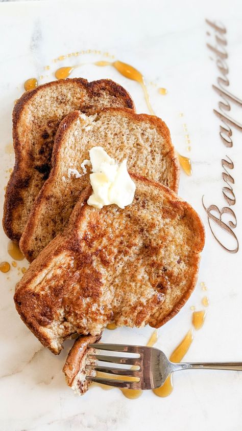 Egg White French Toast (6 ingredients) White Bread French Toast Casserole, French Toast Casserole White Bread, French Toast With White Bread, French Toast With Egg Whites, Egg White French Toast, Egg White Breakfast Sandwich, Freezer Eggs, Eggs In Oven, French Toast Batter