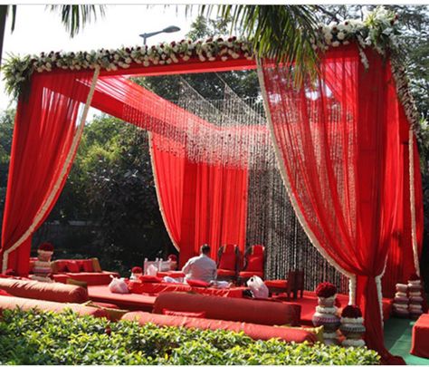 Indian Wedding Planning Checklist, Banquet Flower, Marriage Theme, Mandap Decoration, Mandap Design, Red Wedding Theme, Wedding Entrance Decor, Red Rose Wedding, Mandap Decor