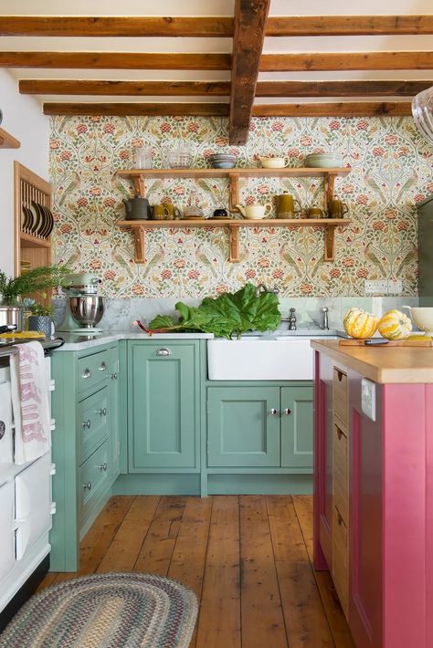 Country Cottage Living, Arts And Crafts House, Kitchen Paint Colors, Hello Lovely, Living Room Update, Coastal Kitchen, Kitchen Paint, Cottage Living, Cottage Kitchen