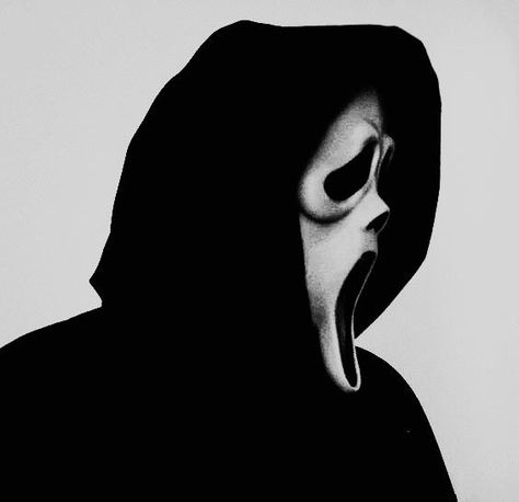 Ghostface Side Profile, Scream Icons 1996 Ghostface, Scream Icon, Icons Black And White, Black Stencil, Scream Mask, Scream Art, Scream Franchise, Horror Drawing