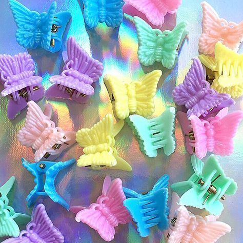 Kid Core Aesthetic, Hair Clips 90s, Pastel Cupcakes, Kidcore Aesthetic, Pastel Butterflies, Gaun Fashion, 2000s Aesthetic, Rainbow Aesthetic, Butterfly Clips