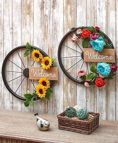 Bicycle Wheels Repurposed, Bicycle Wheel Decor, Moon Wreaths, Bicycle Wreath, Wheel Crafts, Welcome Hanging, Rolled Flowers, Mothers Days, Bicycle Decor