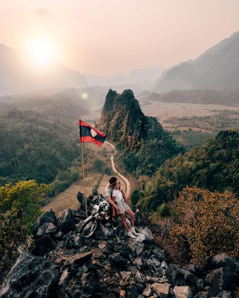 Vang Vieng, Laos Travel, Singapore Airlines, Nice View, Geology, Laos, Airlines, Monument Valley, Travel Destinations