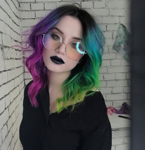 Dark Roots Colored Ends, Ombre Split Dye, Blue Split Dye, Fall Ombre Hair, Split Hair Dye, Peacock Hair Color, Edgy Hair Color, Split Dye, Pink Ombre Hair