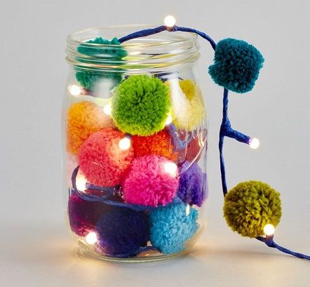 Crafts Using Pom Poms, Pom Pom Accessories, Pompon Diy, Crafts 2023, Diy Jar, Pom Crafts, Diy Pom Pom, Pom Pom Crafts, Rainbow Light