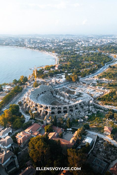 If you want to have the most perfect holiday mixed with a bit of adventure, look no further and come to Alanya in Turkey! Being part of the Turkish Riviera makes Alanya the perfect start for your vacation in the sun and near the beach, but also, close to nature. Read further and let yourself be surprised by the beauty of Alanya! Turkey Views, Turkey Holiday Antalya, Turkey Beach Video, Antalya Airport, Alanya Turkey, Oludeniz Turkey Blue Lagoon, Turquoise Coast Turkey, Big Country, Seaside Resort