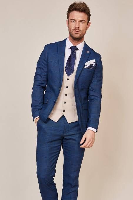 Blue Wedding Suit Groom, Beige Waistcoat, Three Piece Suit Wedding, Blue Groomsmen Suits, Blue Check Suit, Blue Three Piece Suit, Suit Beige, Navy Tuxedos, Groomsmen Outfits