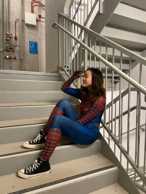 Spider Suit Aesthetic, Spider Man Costume With Sweatpants, Spiderman Girl Costume, Spiderman Womens Costume, Girl Spiderman Costume, Women’s Spider Man Costume, Spiderman Girl Cosplay, Spider Man Cosplay Girl, Spiderman Halloween Costume