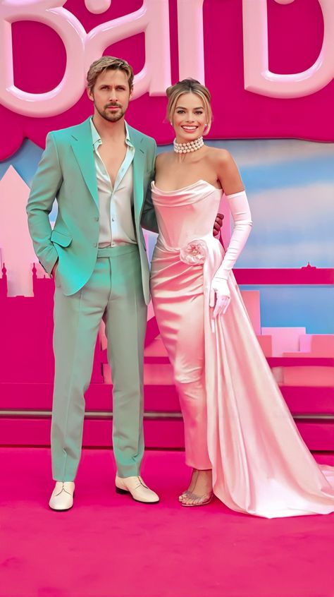 Ryan Gosling and Margot Robbie Ryan Gosling Margot Robbie, Barbie Movie Scenes, Ryan Gosling Barbie Premiere, Margot And Ryan, Ken X Ryan, Margot Robbie Interview, Ryan Gosling And Margot Robbie, Margot Robbie Barbie Outfits, Barbie Ryan Gosling