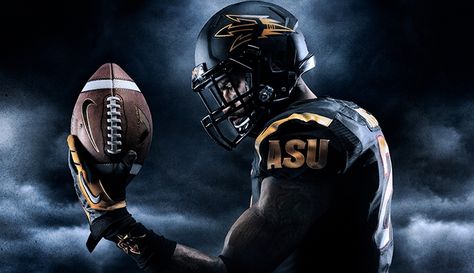 How a Professional Advertising Photographer Lights Athletes - https://fstoppers.com/commercial/how-professional-advertising-photographer-lights-athletes-33642#comment-176263 American Football Photography, Senior Football Pictures, Football Senior Photos, Football Photoshoot, Football Senior Pictures, Football Poses, Sports Portraits, Senior Football, Sport Portraits