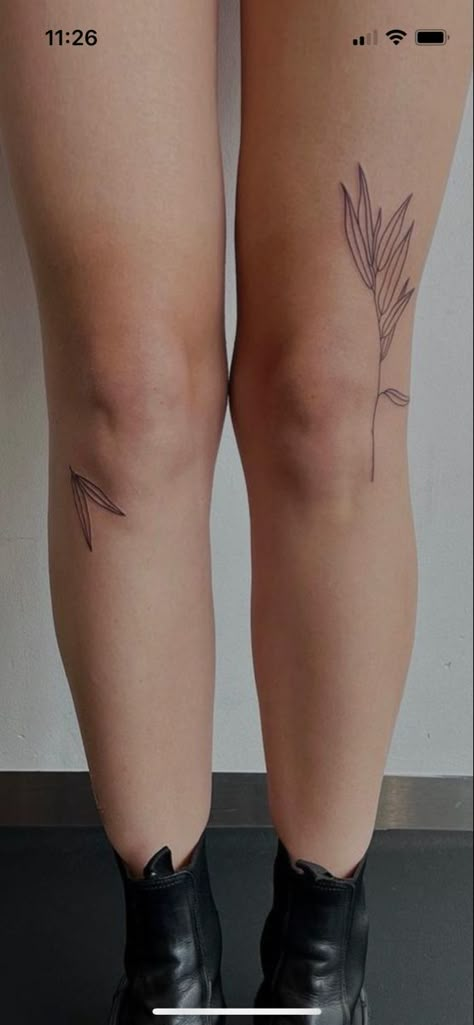 Minimal Tattoo 
Knee Tattoo Minimal Knee Tattoos Women, Minimalistic Leg Tattoo, Knee Outline Tattoo, Leg Tattoo Women Minimalist, On Top Of Knee Tattoo, Tattoo Knee Ideas, Minimal Knee Tattoo, Minimalist Knee Tattoos Women, Small Leg Tattoos Women Above Knee