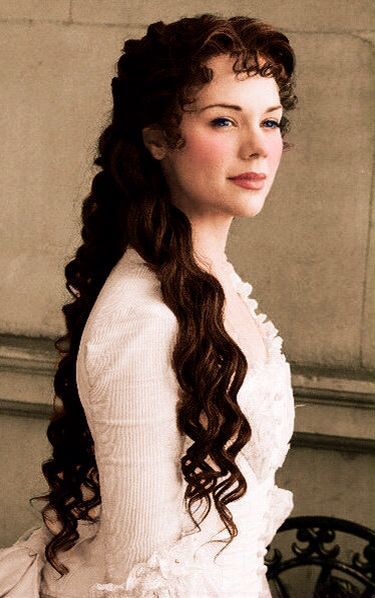 Gina Beck as Christine Historical Hairstyles, Medieval Hairstyles, Victorian Hairstyles, Peinados Fáciles Para Cabello Corto, Penteado Cabelo Curto, Hair Reference, Long Curly Hair, Short Bob Hairstyles, Long Curly