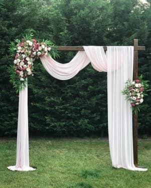 50+ Stunning Wedding Backdrop Design Ideas That Are Truly Enchanting - Holidappy Backdrop Design Ideas, Simple Wedding Arch, Wedding Decorations Ideas, Simple Wedding Bouquets, Floral Arch Wedding, Wedding Background Decoration, Diy Wedding Backdrop, Wedding Backdrop Design, Wedding Arch Flowers