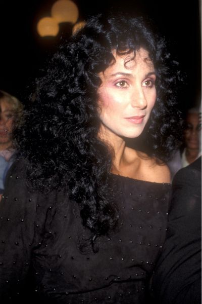 Cher Curly Hair, High Fidelity Outfits, Cher Moonstruck, Cher 80s, Cher Hair, 80s Singers, Young Cher, 90s Photos, Witches Of Eastwick