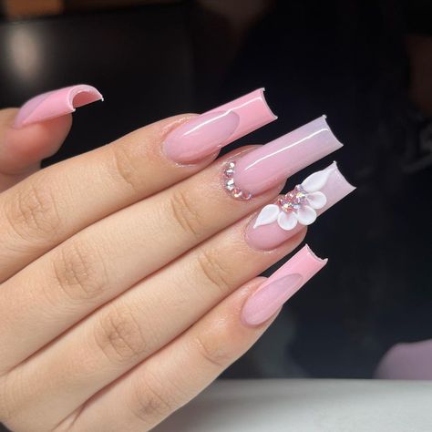 Dusty Pink Nails Design Wedding, Nail Inspiration Medium Length, Basic Medium Nails, Simple Pink Nail Set, Cute Ombre Nail Designs, Acrylic Nail Inspo Pink, Medium Length Pink Nails, Encapsulated Heart Nails, Cute Simple Pink Nails