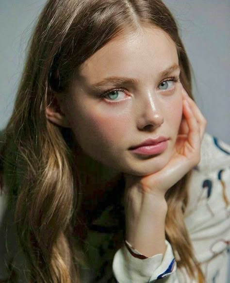 1000 Faces, Nighttime Skincare Routine, Alaska Young, Kristine Froseth, Face Anatomy, German Beauty, 얼굴 그리기, Nighttime Skincare, Face Drawing Reference