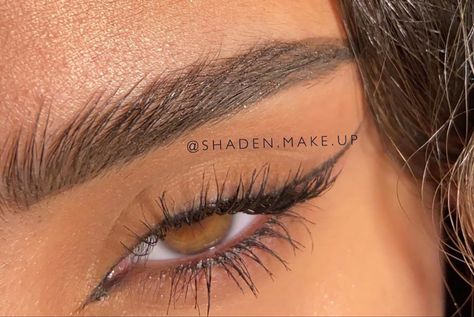 ig @shaden.make.up Fox Eye Eyeliner, Fox Liner, Fox Eye Lash Extensions, Desired Eyes, Fox Eyeliner, Arab Makeup, Eye Eyeliner, Eyeliner For Hooded Eyes, Arabic Makeup