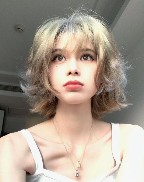 Short Hair Ideas With Bangs And Layers, Kawaii Haircut Short, Kawaii Short Haircut, Short Hair With Shaggy Bangs, Aesthetic Hair With Bangs, Short Fluffy Haircuts With Bangs, Short Shaggy Womens Haircuts, Tomboy Bangs, Short Shaggy With Bangs