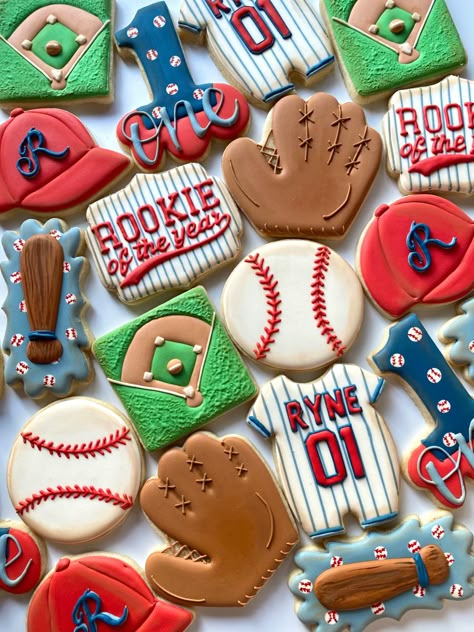 Rookie Year Cookies Baseball, Rookie Year Birthday Cookies, 1st Birthday Baseball Theme Food Ideas, Rookie Year Cupcakes, Baseball Theme Birthday Party Cake, 1 St Birthday Baseball Theme, Vintage Baseball Cookies, 1st Birthday Baseball Cookies, Baseball Theme Cookies 1st Birthday