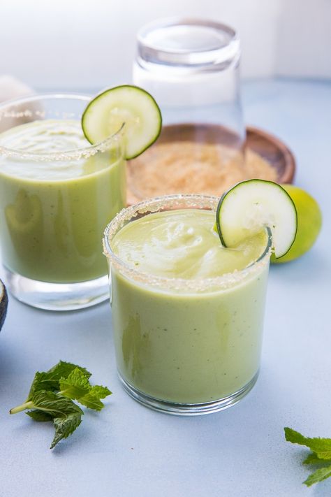 Tropical Avocado Cocktail      //       avocado, cucumber, coconut milk, mint leaves, mango, lime, pineapple juice, tequila Frozen Daiquiri Recipe, Tropical Avocado, Avocado Cocktail, How To Make Juice, Sugar Free Cocktails, Frozen Daiquiri, Daiquiri Recipe, Australia Food, Breakfast Food List