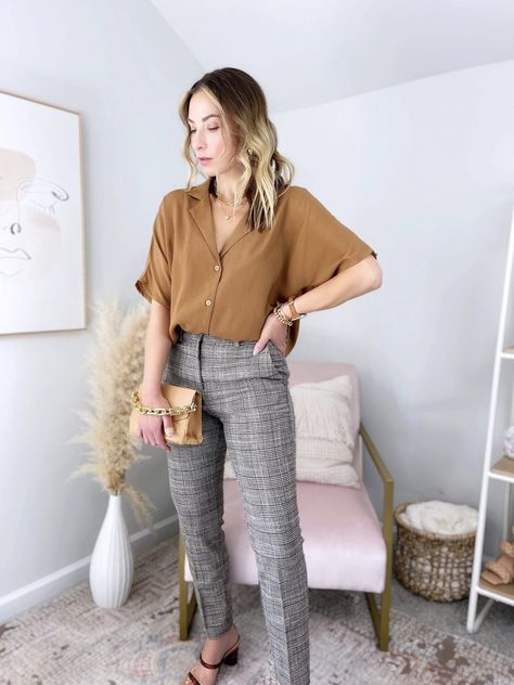 Wear plaid to work; Fall Fashion; Plaid trousers Blue Plaid Trousers Outfit, Plaid Work Pants Outfit, Plaid Dress Pants Outfit, Plaid Pants Outfit Work, Plaid Trousers Outfit, Fall Fashion Plaid, Plaid Pants Outfit, Pants Outfit Work, Dress Pants Outfits