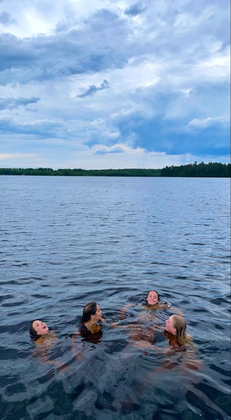 Lake City Minnesota, Lake Mom Aesthetic, Summer In Minnesota, Cottage Lake Aesthetic, Lake Vibes Aesthetic, Minnesota Summer Aesthetic, Lake Party Aesthetic, Muskoka Aesthetic, Lake Cabin Aesthetic