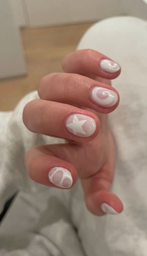 White Nail Inspo, Mens Nails, Hello Nails, Hippie Nails, Hard Nails, Minimal Nails, Soft Nails, White Nail, Minimalist Nails