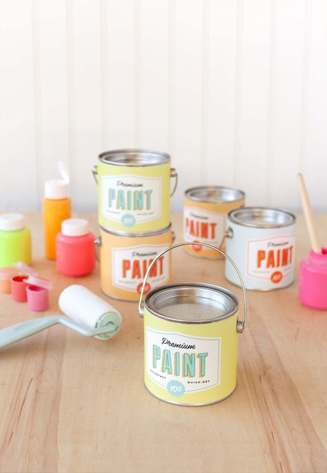 DIY: Retro Paint Can Favors (with printable) | Julep Art Party Foods, Art Birthday Party Ideas, Art Party Cakes, Art Birthday Party Invitations, Birthday Party Theme Ideas, Food Favors, Art Party Favors, Award Poster, Simple Diys