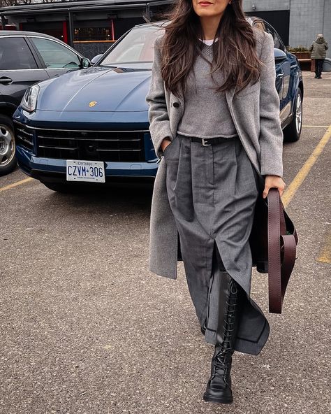 Grey Maxi Skirt Outfit, Mini Musubi, Musubi Bag, Grey Maxi Skirt, Outfit Grey, Grey Maxi Skirts, Grey Skirt, Grey Maxi, Maxi Skirt Outfits