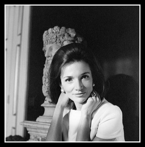 •Caroline Lee Radziwill, RIP, March 3, 1933 - February 15, 2019), photo by Cecil Beaton, 1962• Lee Bouvier, Caroline Lee, Jacqueline Bouvier, Lee Radziwill, Cecil Beaton, Jasmine Flower, Princess Caroline, Jackie O, Badass Women