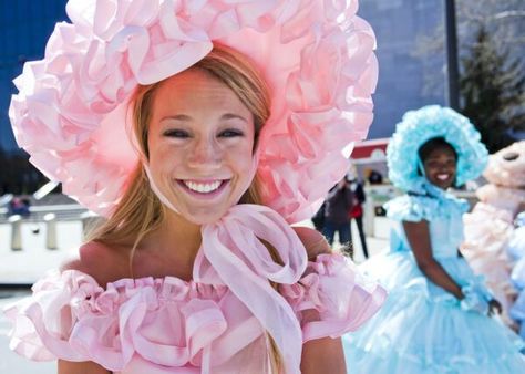 16 signs you were raised by a Southern Belle Southern Belle Costume, Southern Phrases, Southern Belle Secrets, Southern Slang, Earth Meaning, Old Farmers Almanac, Southern Sayings, Light Pole, Southern Belle